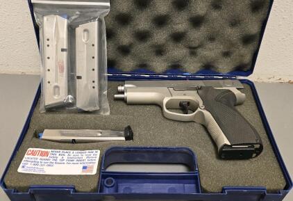 Smith & Wesson 4043 Pistol, 40 S&W, Serial No. VUV8151