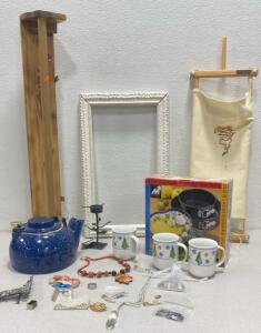 Cast Iron Keetle / Jewelry / Spring Form Pans and more