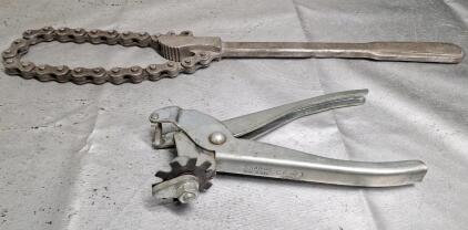 (1) Vintage Snap On CF-71 Spark Plug Gapping Tool & (1) Vintage OTC Owatonna Tool Co. No. 887 Adjustable Chain Wrench 4" Capacity 15" Chain