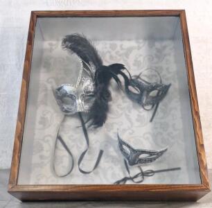 (1) Black & Silver Masquerade Mask Wall Display