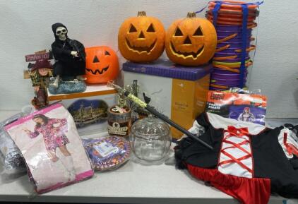 Halloween Lot / Halloween Costumes / Spooky Schooner / Blackrr Cat Diner / and a lot more Halloween Items<br/>