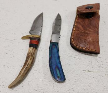 (1) Damascus Steel Folding Knife Wood Handle Blue W/ Sheath (1) Damascus Steel Horn And Wood Handle Blade