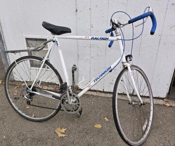 27" White Raleigh Technium