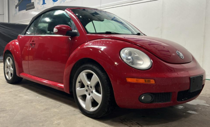 2006 VOLKSWAGEN BEETLE - CONVERTIBLE!
