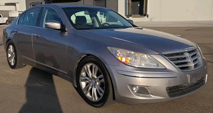 2009 HYUNDIA GENESIS - HEATED FRONT SEATS!