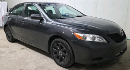 2008 TOYOTA CAMRY - HEATED FRONT SEATS!