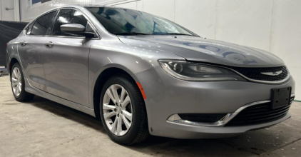 2016 CHRYSLER 200 - TOUCH SCREEN INFOTAINMENT SYSTEM!
