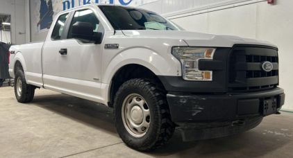 2017 FORD F-150 - 4X4! 148K MILES!