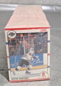 (1) NHL 1990 Score Hockey Trading Card Set - Complete 1-440 Card Set, Including HOFs, Rookies & Stars