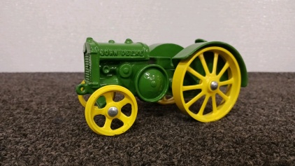 Metal John Deere Tractor Toy/Collectible