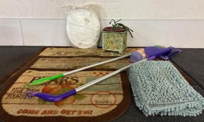 Bath Lot (4) Rugs (1) Toliet Seat (2) Swiffers (1) Planter