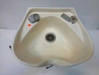 Porcelain Shampoo Sink For Salon Use With Flexible Rinsing Hose