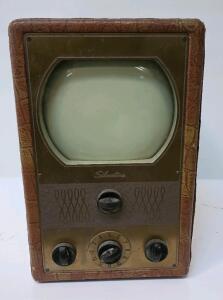 Rare Antique Silvertone Model 9116 Portable Television, Likely From 1948 Or 1949, With A 7" Screen