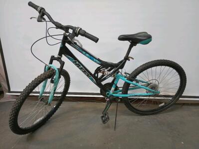 Women's 26" Huffy Trail Runner 18 Speed Black And Turquoise Mountain Bike