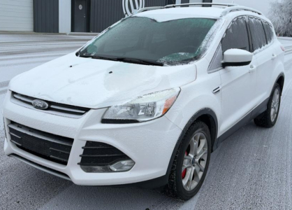 2015 FORD ESCAPE SE - 68K MILES - 4X4!