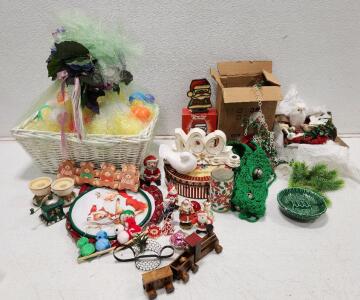 Assorted Holiday And Seasonal Decor
