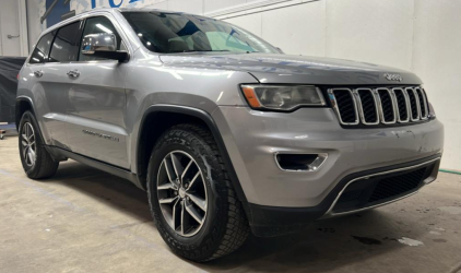 2017 JEEP GRAND CHEROKEE - PADDLE SHIFTERS!