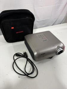 Sharp XR-11XC Projector, XGA Resolution, 2000 Lumens, Serial: 510915937