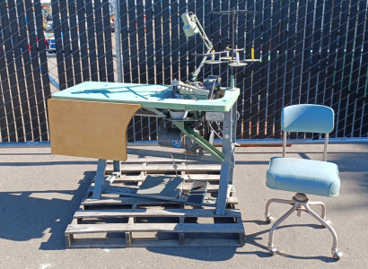 Rimoldi Industrial Sewing Machine with Chair