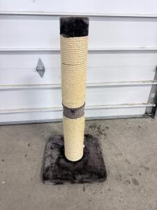 Cat Scratching Post with Sisal Rope and Plush Base, 40 inches High