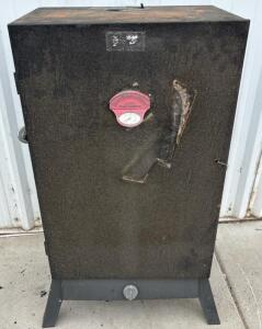 Smokey Mountain Smoker 3&rsquo; 10&rdquo; W 2&rsquo; L 1&rsquo; 4&rdquo;