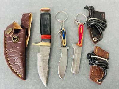 Damascus Steel Knife Set with Keychain Knives and Leather Sheath