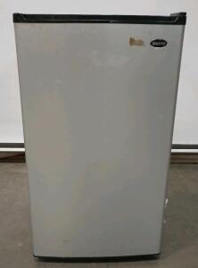 Sanyo Mini Fridge Eclipse Series Length=18" Width=19" Height=33"