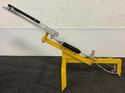 (1) Clay Peigon Thrower With Spring Loaded Mechanism With Rope