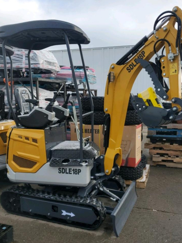 New SDLE18P Mini Excavator