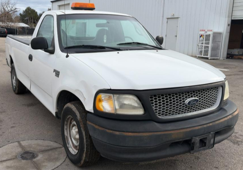 2000 FORD F-150 - LOW MILES!