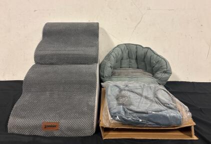 Pet Lot (1) 4 Step Pet Stairs (1) Cat Bed (1) Heated Pet Mat
