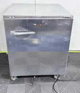 Traulsen UHT27-R Undercounter Refrigerator, Stainless Steel, 7.0 cu ft