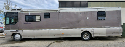 1999 Winnebago Vectra Grand Tour 39' Motor Home