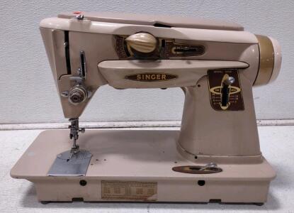 Vintage Singer 503A "Rocketeer" Sewing Machine.