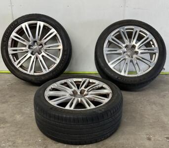 Audi Alloy Wheel with Michelin Pilot Sport 4S Tire, 20-Inch, 265/40 ZR20