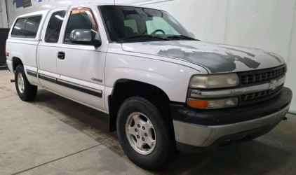 1999 CHEVROLET SILVERADO - 4X4!