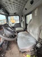 2005 KENWORTH T800 TRACTOR - RUNS AND DRIVES WELL- TRUCK ONLY - 12