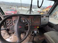 2005 KENWORTH T800 TRACTOR - RUNS AND DRIVES WELL- TRUCK ONLY - 14