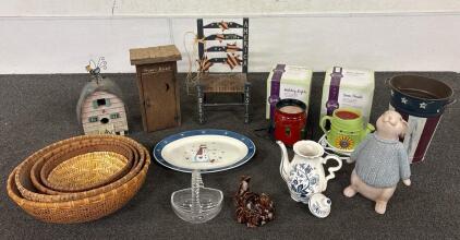 (2)Scentsy Wax Warmers(both power tested and work), Decorative Baskets, American-Themed Decor and more!