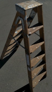 Two-sided 6' Wood Step Ladder
