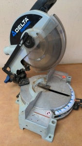 Delta 10" Compound Miter Saw