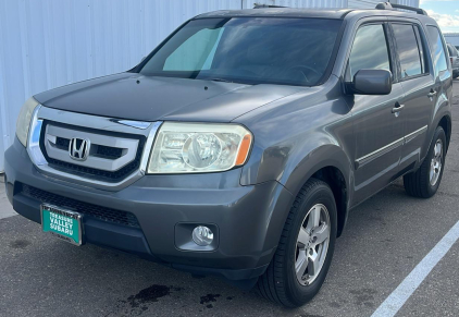 2011 HONDA PILOT - HEATED SEATS - CAMERA!