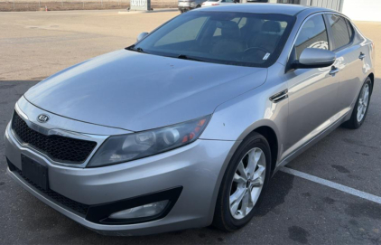 2011 KIA OPTIMA - LEATHER INTERIOR!