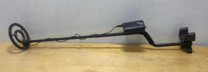 Kids Bounty Hunter Challenger Metal Detector (Powers On) No Arm Strap or Headset
