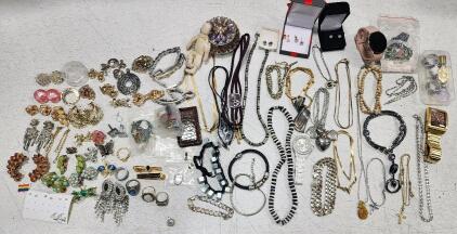 (1) Bag of Assorted Costume Jewlery