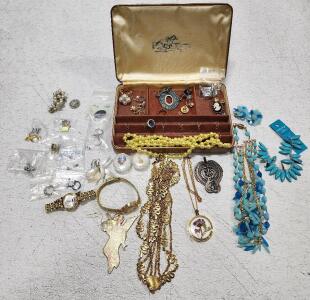 (1) Vintage Hickok Mid-Century Modern Jewelry And Cufflink Box And Bag Of Assorted Costume Jewlery