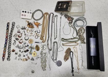 (1) Bag of Assorted Costume Jewlery