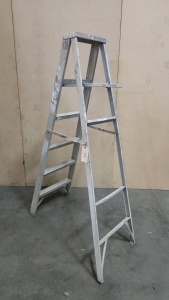 Aluminum Step Ladder