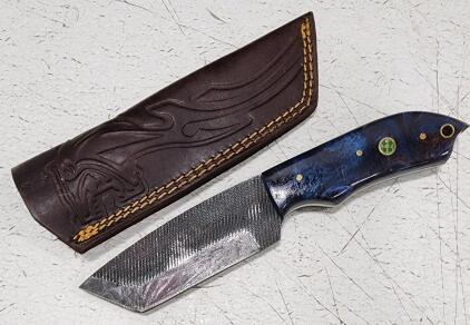 (1) Fixed Blade Cold Steel Hunting Knife With Resin Handle And Sheath