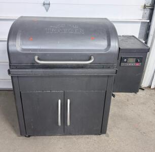 Traeger TFS81BVH Pellet Grill, Electric BBQ, 418 sq. in. Cooking Area